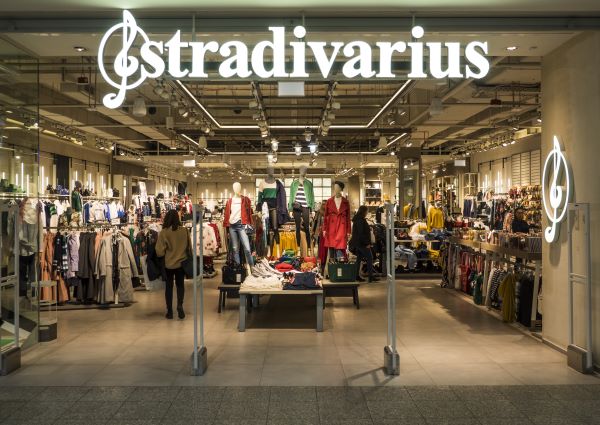 Teléfono tiendas Stradivarius